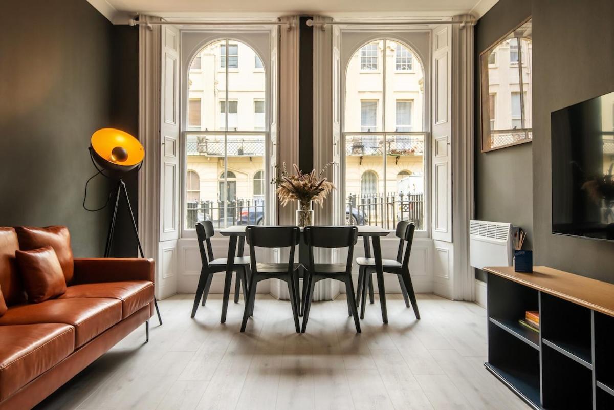 Modern 2-bedroom 30 Seconds To Seafront Apartment Brighton